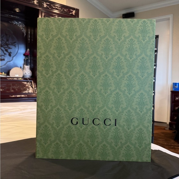 Gucci Gift Box - Picture 2 of 13